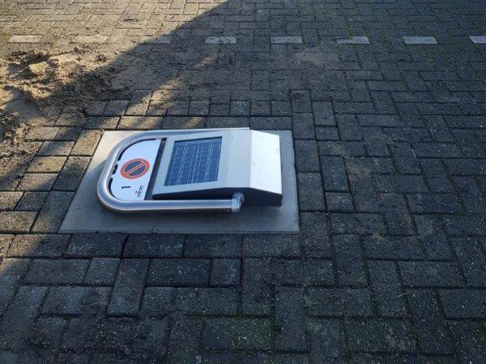 Parkeerbeugel automatisch op zonneenergie