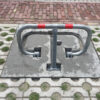 Parkeerbeugel met betonplaat