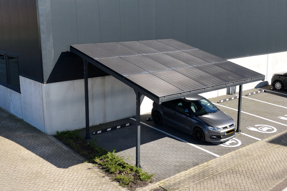 Elektrisch rijden carpot met zonnepanelen